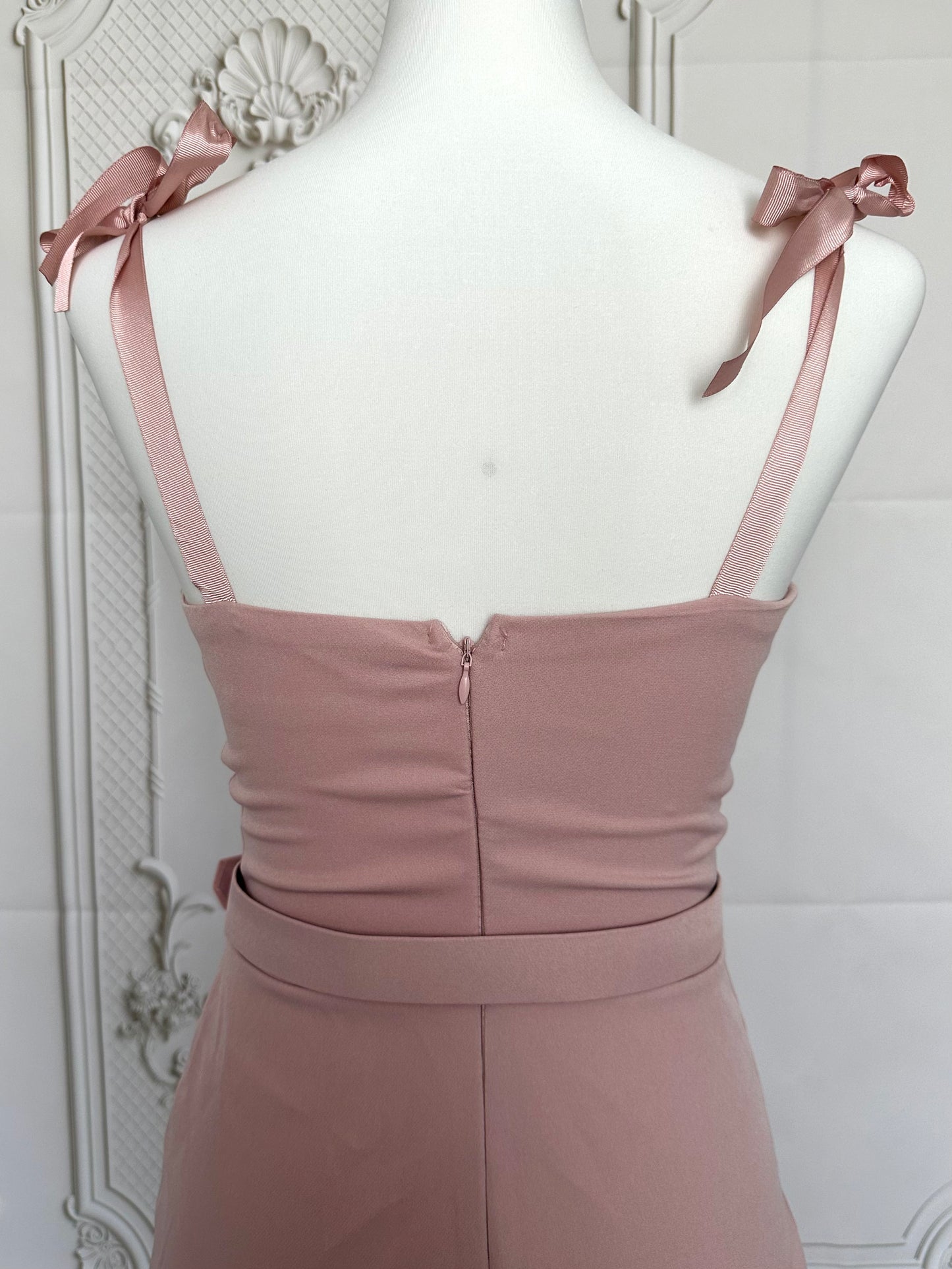 Robe midi avec noeuds